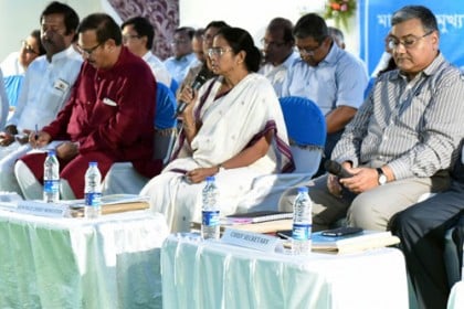 প্রশাসনিক বৈঠকে উত্তরকন্যায় মমতা বন্দ্যোপাধ্যায়