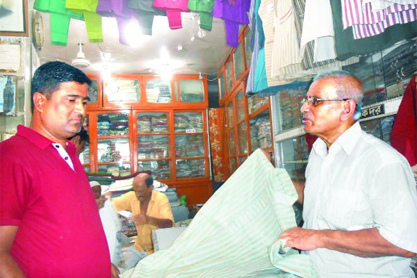 পুরুষের চাহিদার শীর্ষে খাদি পাঞ্জাবি