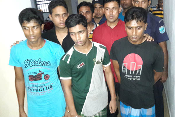 ময়মনসিংহে বিপুল পরিমাণ সিমসহ আটক ৩ 
