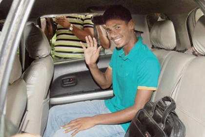 গ্রামের বাড়িতে ঈদ করবেন মোস্তাফিজ