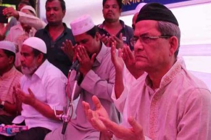 'বাংলাদেশে যেন গনতন্ত্র ফিরে আসে'