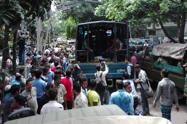 সিএমএইচে নিহতদের মরদেহ