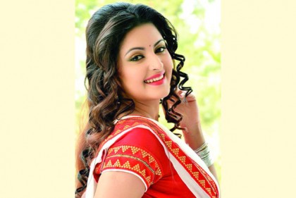 'ঈদের দিন নানুর দেওয়া জামা পরব '