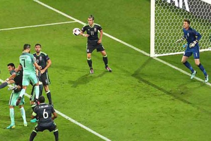 রোনালদোর নৈপুণ্যে ফাইনালে পর্তুগাল