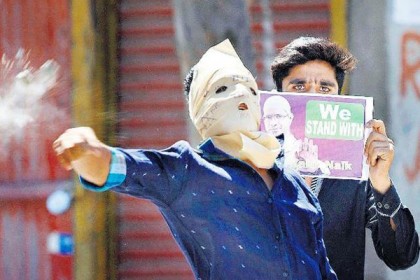জাকির নায়েকের পক্ষে কাশ্মীরে তুমুল বিক্ষোভ