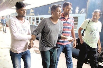 বর্ধমানে ছিনতাইকারীদের কবলে পড়ে সর্বস্ব খোয়ালেন ঢাকার হাসরাত