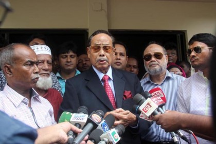 জঙ্গী তৎপরতা মোকাবেলায় 'সংলাপের প্রয়োজন': এরশাদ   
