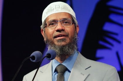 ভারতে না ফিরে আফ্রিকা যাচ্ছেন জাকির নায়েক