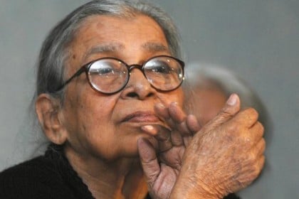 মহাশ্বেতা দেবীর অবস্থা আশঙ্কাজনক