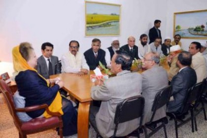 রাতে জোটের জরুরি বৈঠক ডেকেছেন খালেদা