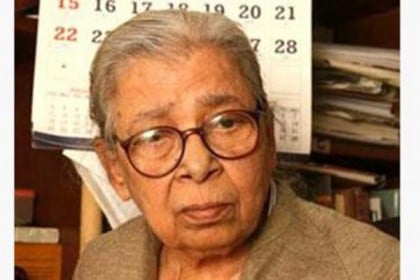 মহাশ্বেতা দেবীর অবস্থা সঙ্কটাপন্ন
