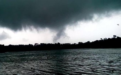 লক্ষ্মীপুরে টর্নেডোর আঘাতে ৫ গ্রামের ২০টি ঘরবাড়ি বিধ্বস্থ