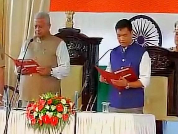 অরুণাচলের মুখ্যমন্ত্রী হিসেবে শপথ নিলেন পেমা খান্দু