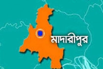 ছাত্রের উপর হামলার প্রতিবাদে ও দোষীদের বিচার দাবিতে বিক্ষোভ সমাবেশ