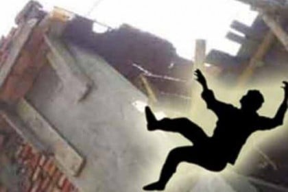 ছাদ থেকে পড়ে ঢাবি টেকনিশিয়ানের মৃত্যু