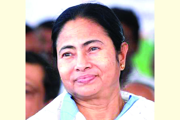 মমতার মন্ত্রিসভার অর্ধেকই কোটিপতি!