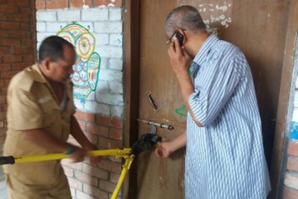 জাবিতে ‘সুপার গ্লু’দিয়ে অর্ধশতাধিক শ্রেণিকক্ষে ছাত্রদলের তালা