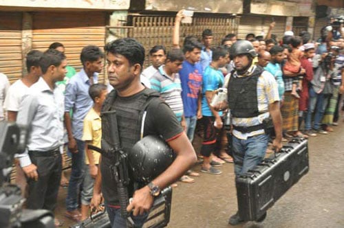 ঘটনাস্থলে সিআইডির ক্রাইম সিন ইউনিট