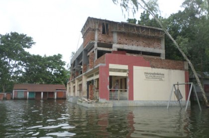সিরাজগঞ্জ বন্যা পরিস্থতির আরো অবনতি