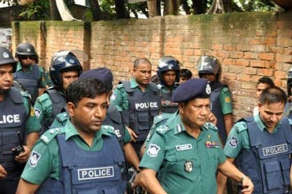 'জঙ্গি আস্তানায় ছড়িয়ে ছিটিয়ে রয়েছে বোমা-গুলি'