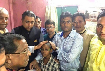ঝর্ণা রানীর পরিবারের পাশে ছাত্রলীগ সভাপতি
