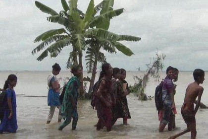 শরীয়তপুরে নিম্নাঞ্চল প্লাবিত, নদী ভাঙন