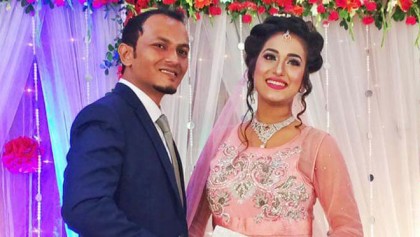ফেসবুকে প্রেম, অতঃপর মডেল ঝুমুরের বাগদান