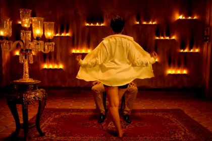 ফের খোলামেলা স্বস্তিকা (ভিডিও)