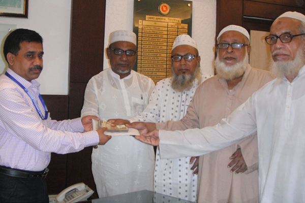 কুড়িগ্রামের বন্যার্তদের জন্য আর্থিক সহায়তা প্রদান 
