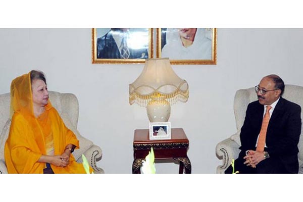 খালেদার সঙ্গে ভারতীয় হাইকমিশনারের বৈঠক