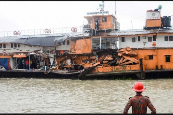 লঞ্চ-স্টিমার সংঘর্ষ: গণশুনানীতে সাক্ষ্য দিলেন মাত্র এক যাত্রী