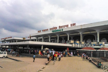 শাহজালালে ২০ লাখ টাকার বিদেশি সিগারেট জব্দ