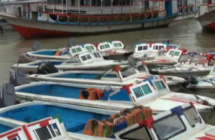 কাওড়াকান্দি-শিমুলিয়া নৌ-রুটে ৩৬ঘন্টা পর লঞ্চ-স্পিডবোট চলাচল শুরু