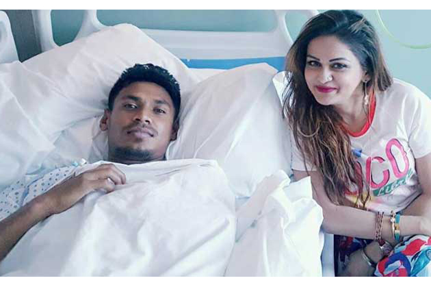 মুস্তাফিজকে দেখতে গেলেন নাফিসা কামাল