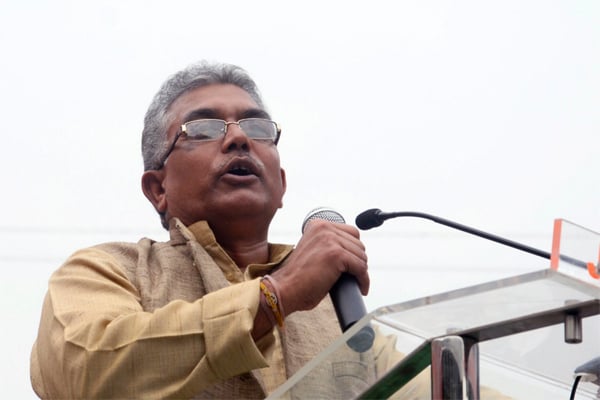 'গরুর কথা বললেই মমতার মাথা খারাপ হয়ে যায়'