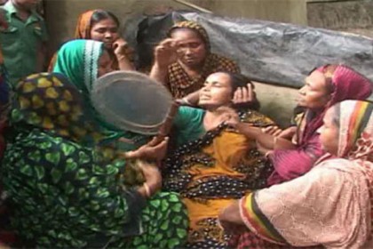 প্রেমের জেরে ১৩ বছরের ছাত্রকে পিটিয়ে হত্যা