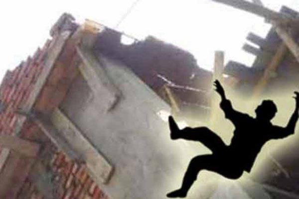 ৬ তলা থেকে পড়ে স্যানিটারি মিস্ত্রির মৃত্যু