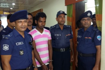 কুমিল্লায় স্ত্রী-সন্তানকে হত্যায় স্বামী গ্রেফতার
