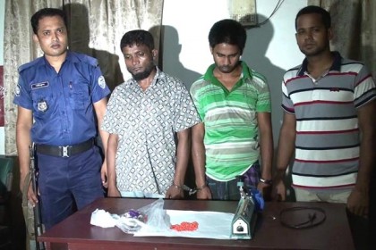 লক্ষ্মীপুরে ইয়াবাসহ ২ মাদক ব্যবসায়ী গ্রেফতার
