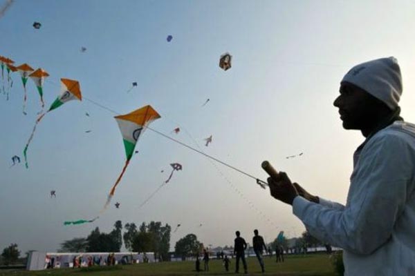 ঘুড়ির সুতায় গলা কেটে শিশুসহ ৩ জন নিহত