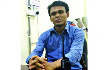 সেই 'ভুয়া' পুলিশকে নিয়ে তোলপাড়
