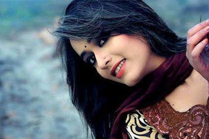 কমেডি নিয়ে ভিন্নরূপে অহনা
