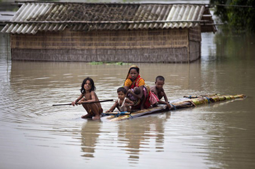 ভারতে তিন রাজ্যে বন্যায় ৩০ জনের মৃত্যু
