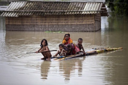 ভারতে তিন রাজ্যে বন্যায় ৩০ জনের মৃত্যু