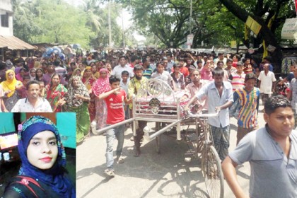 ঝিনাইদহে গৃহবধূ হত্যার অভিযোগে লাশ নিয়ে বিক্ষোভ