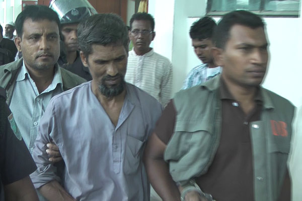 শোলাকিয়ায় জঙ্গি হামলা; আটক আনোয়ার ৫ দিনের রিমান্ডে
