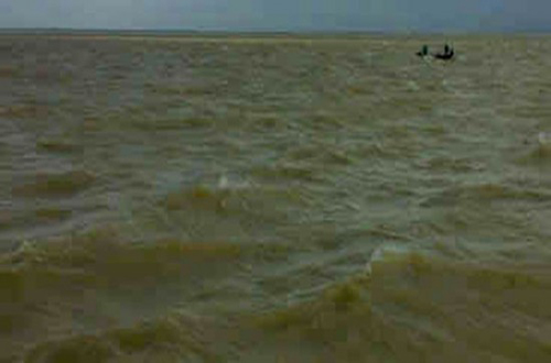 ফুলে উঠছে পদ্মা, অবনতির শঙ্কা