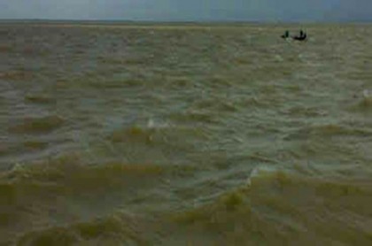 ফুলে উঠছে পদ্মা, অবনতির শঙ্কা