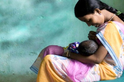 মায়ের দুধে সাপের বিষ, মারা গেল শিশু