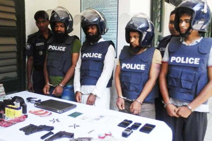 ফরিদপুর শাখা প্রধানসহ আনসারউল্লাহ'র ৪ সদস্য আটক
